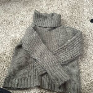 Banana republic olive green sweater